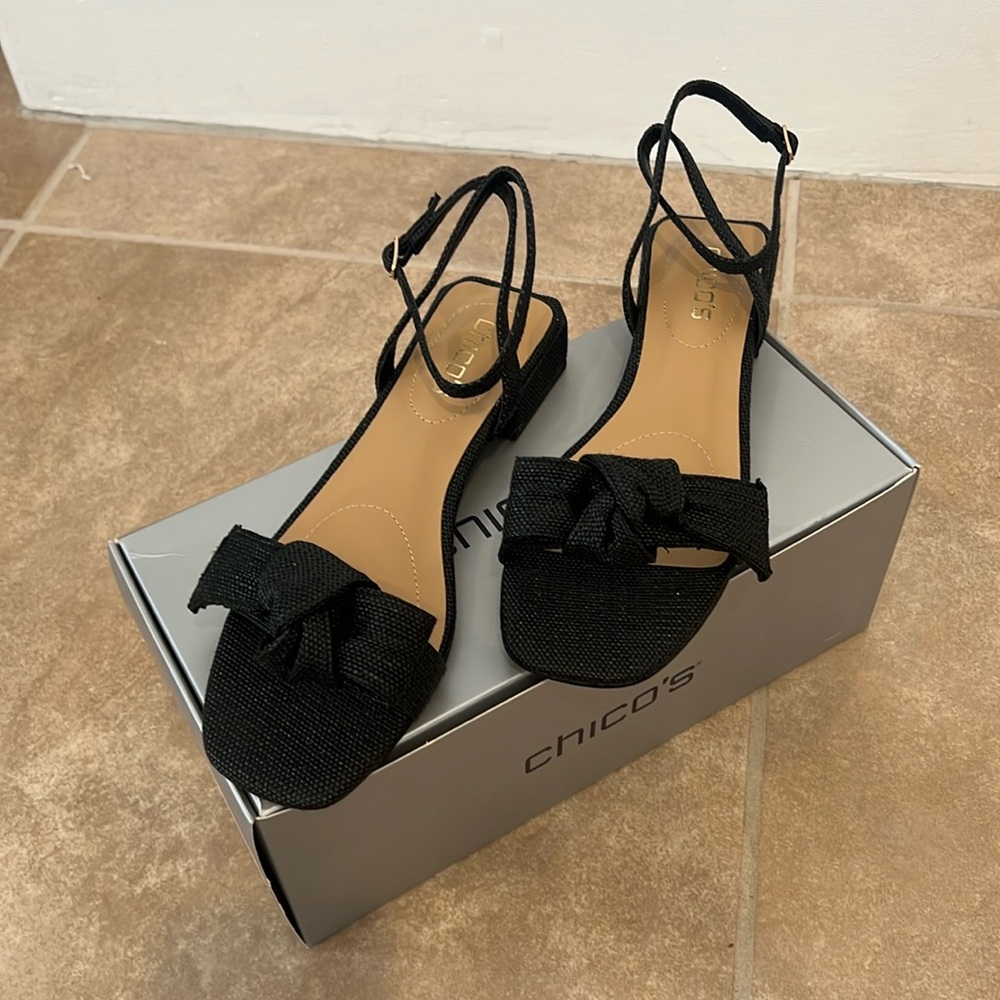 🌸 NWT Chico’s Make Rosa Raffia Bow Sandals Black NWT